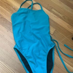 Jolyn one piece nwt